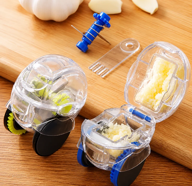 Manual Garlic Chopper & Mincer – Mini Handheld Garlic Crusher with Rolling Design