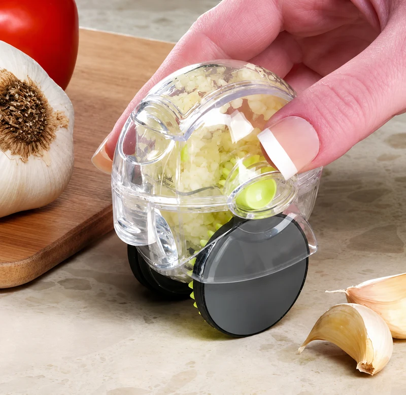 Manual Garlic Chopper & Mincer – Mini Handheld Garlic Crusher with Rolling Design